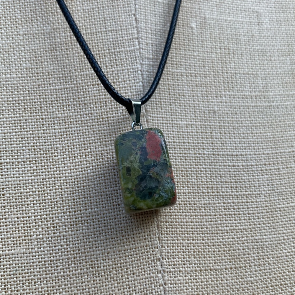 Handmade Genuine Stone Chunk Amulet Necklace - Picture 4 of 13